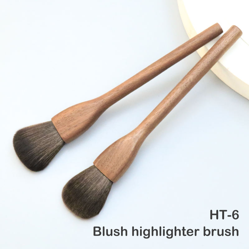 Walnut Blush Brush